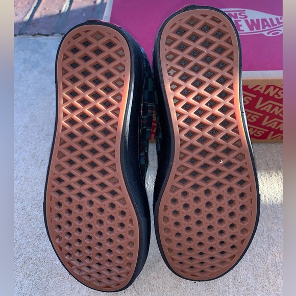 Slip on comfycush Vans women’s size 6.5 - Picture 5 of 7